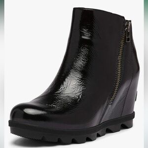 Sorel Women's Joan of Arctic Wedge II ZIp Boot - Light Rain - Waterproof - Black